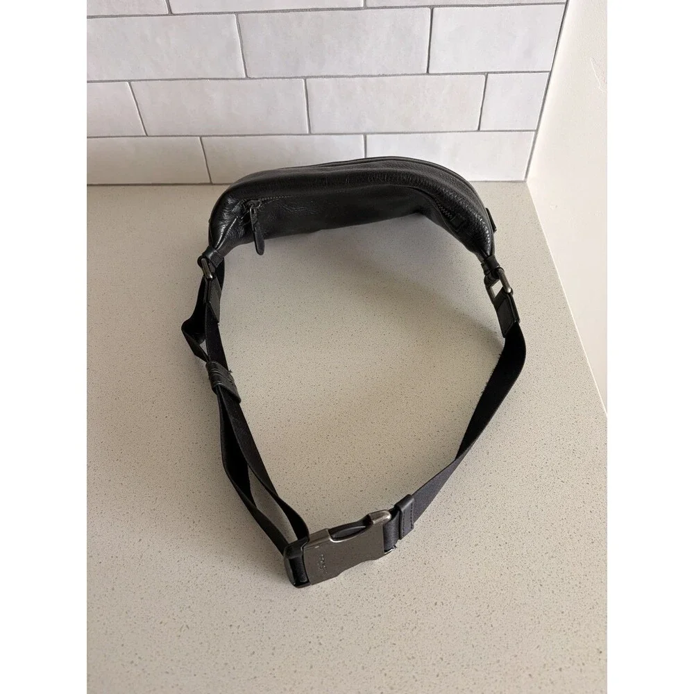 Coach Black Belt Bag Fanny Pack Zip Closure Adjustable Strap Men's Travel